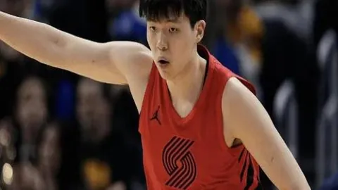 刘俊茜在南京室内田径世锦赛男子60米栏获铜牌