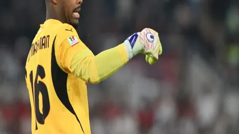 尹鸿博在社交平台对粉丝指责：呼吁文明交流，避免粗俗言辞