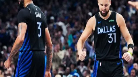 卡纳瓦罗：在兄长光芒下的蓝色挑战者——那不勒斯铁卫的热爱与心路揭秘